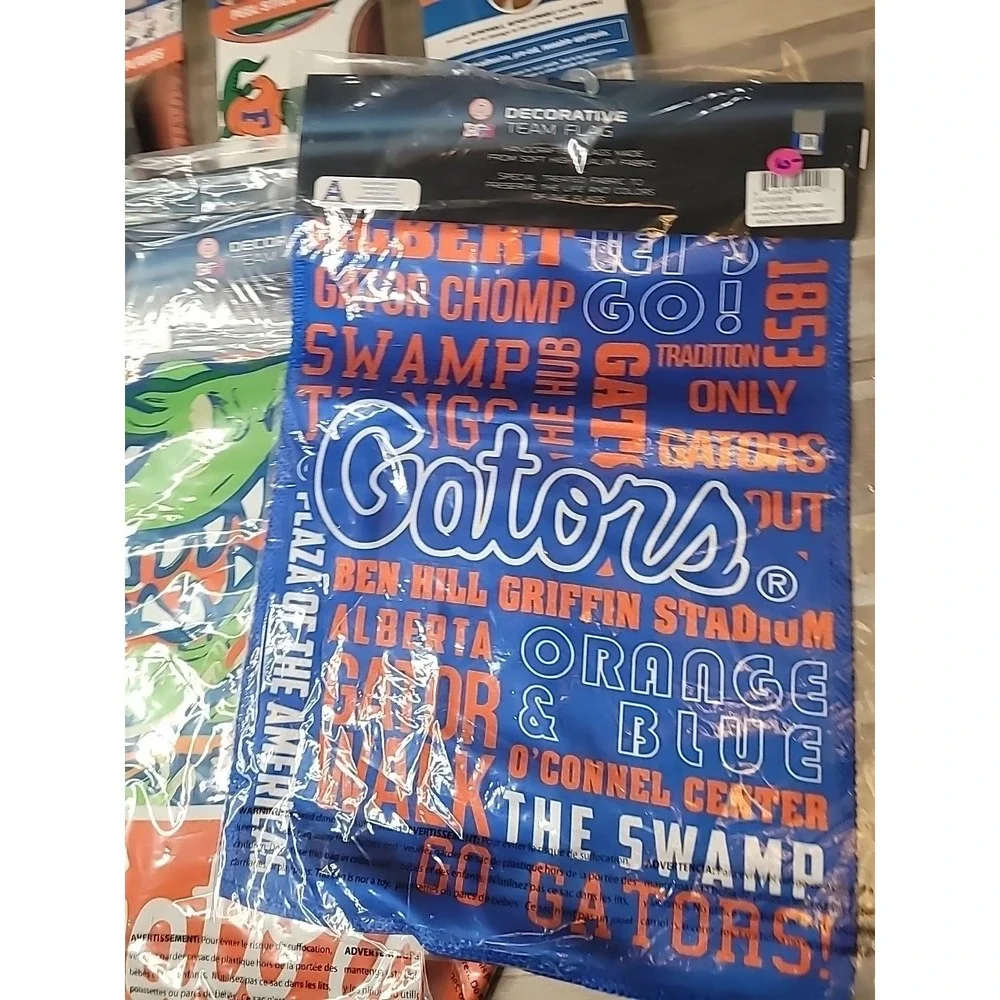 HUGE LOT of Florida Gators Decor! 5 Team Flags,‎ 4 Sets of Wall Decals ALL NEW